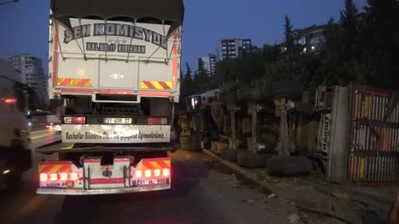Adana’da zincirleme trafik kazası: 3 yaralı