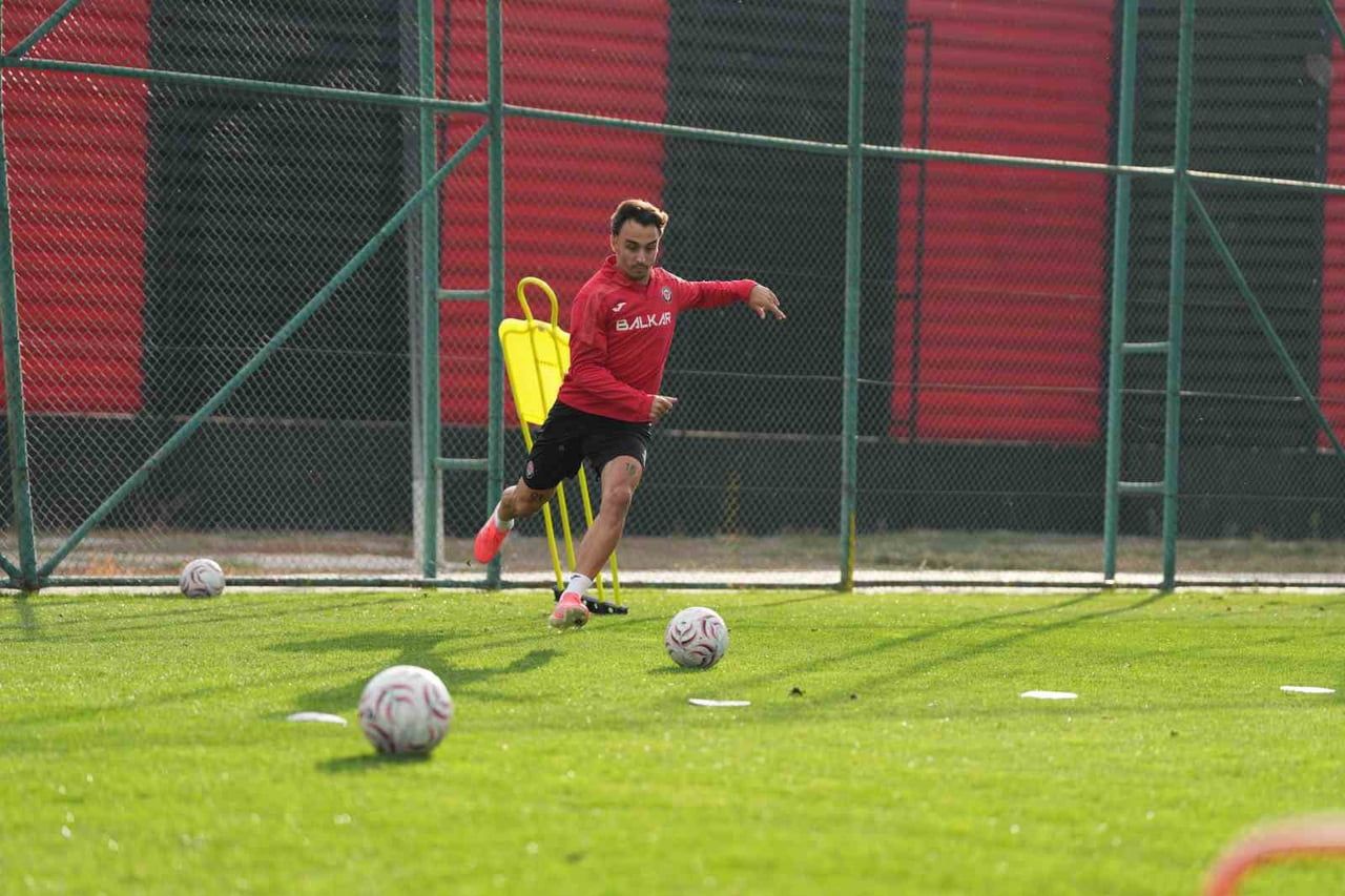 ÇORUM FK, TRENDYOL SÜPER LİG'İN 6'NCI HAFTASINDA EVİNDE ALANYASPOR İLE OYNAYACAĞI MAÇIN...