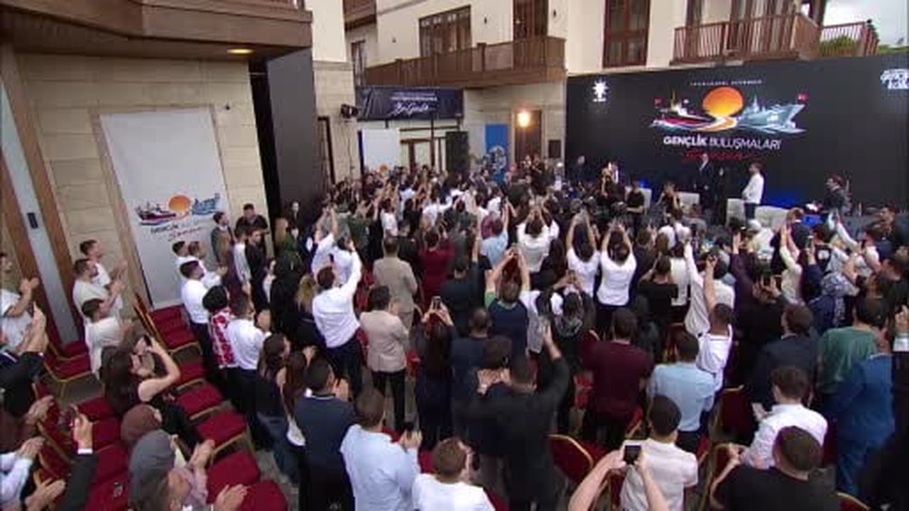 Cumhurbaşkanı Erdoğan: "Gençleri siyasetin merkezine almak bir irade meselesidir"