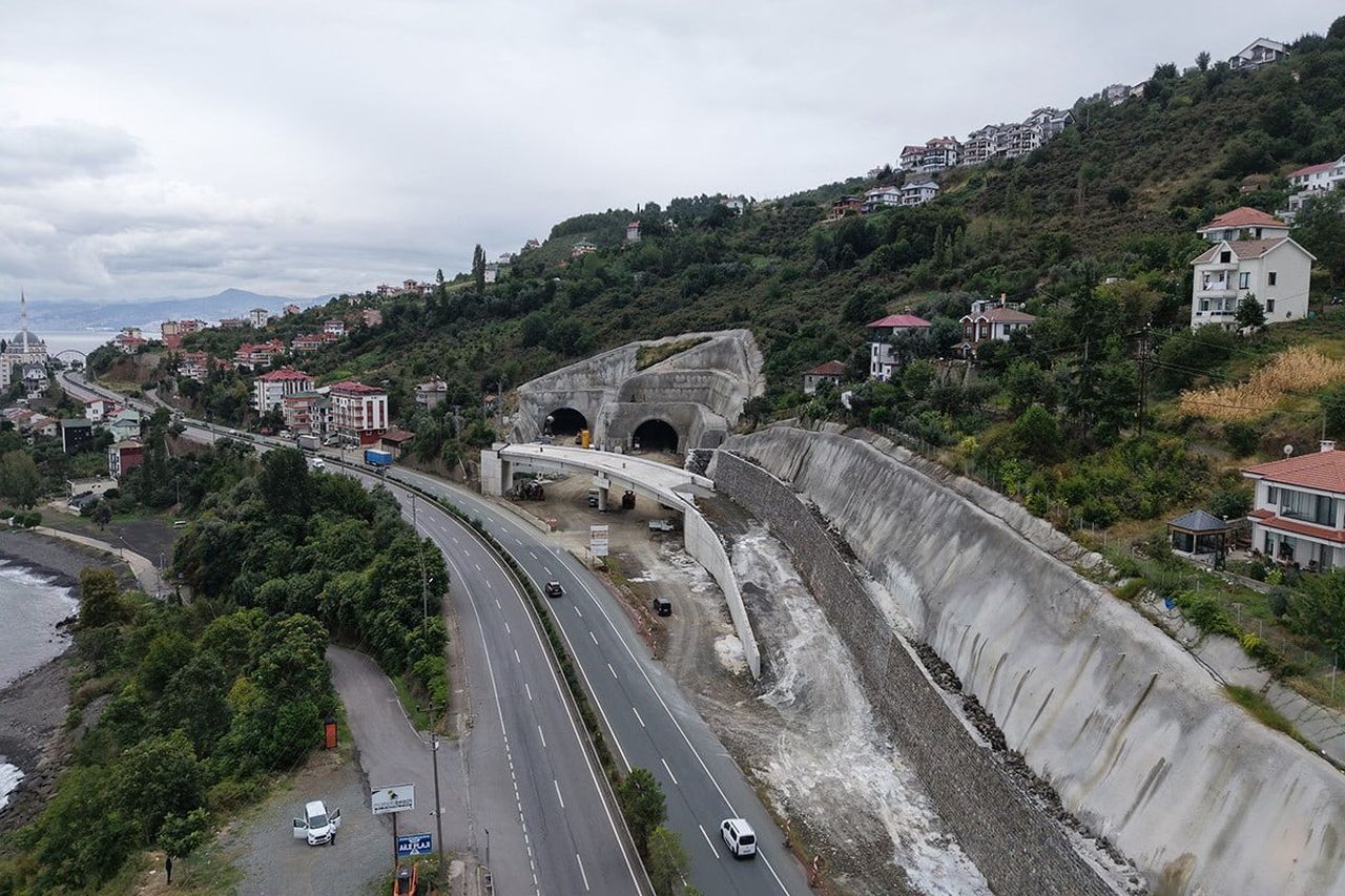 TRABZON’UN ÖNEMLİ ULAŞIM YATIRIMLARINDAN BİRİ OLAN GÜNEY ÇEVRE YOLU PROJESİ’NİN AKÇAABAT GEÇİŞİNDE...