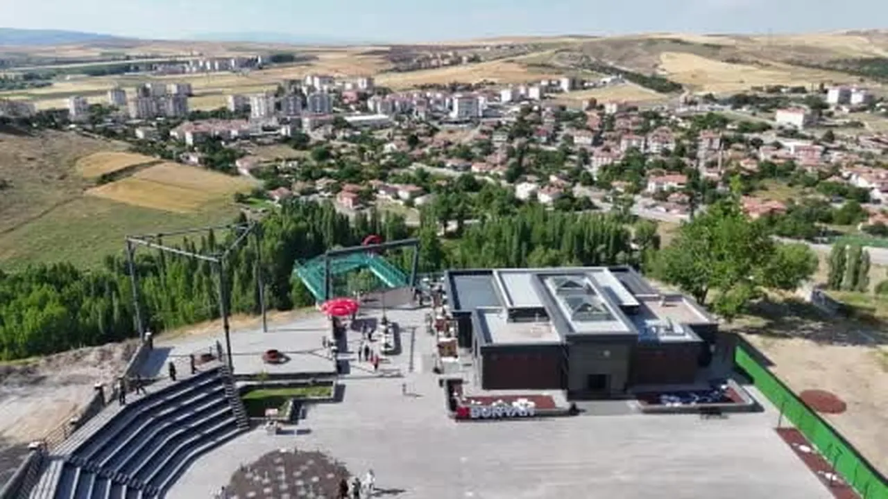 Bünyan Cam Teras ziyaretçi akınına uğradı: 250 bin kişi ziyaret etti