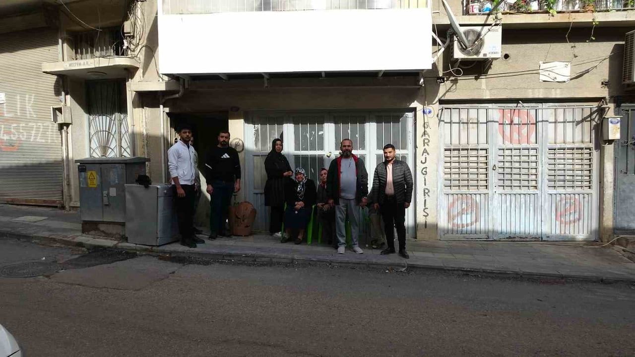 KİLİS'TE BİR APARTMANIN ZEMİNİNDE YAŞANAN SU BİRİKMESİ BİNA SAKİNLERİNİ TEDİRGİN...