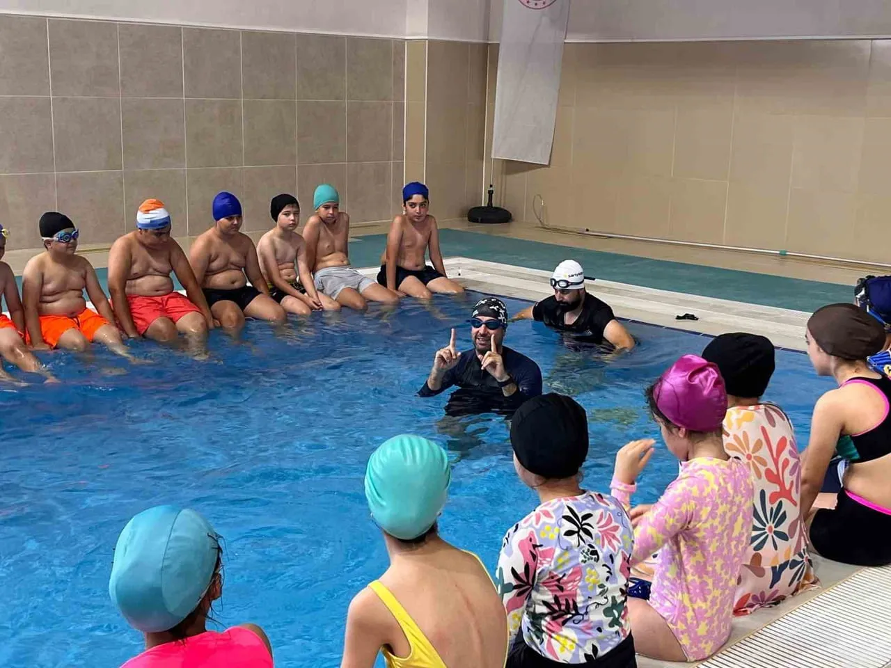 (ARŞİV FOTO) - AYDIN GENÇLİK VE SPOR İL MÜDÜRLÜĞÜ TARAFINDAN YÜRÜTÜLEN “YÜZME BİLMEYEN KALMASIN”...