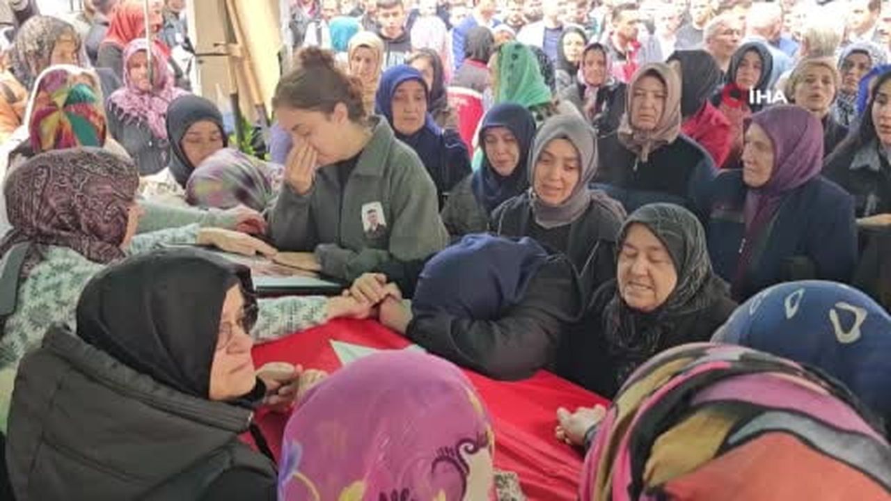 Kömür silosunda hayatını kaybeden madenci son yolculuğuna uğurlandı