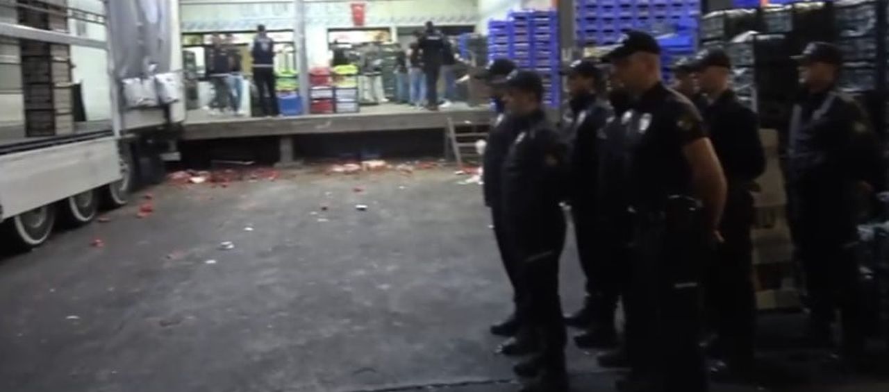 YAŞ SEBZE VE MEYVE PİYASASINDA FİYATLARI YUKARI YÖNLÜ MANİPÜLE EDEREK HAKSIZ KAZANÇ SAĞLADIKLARI...