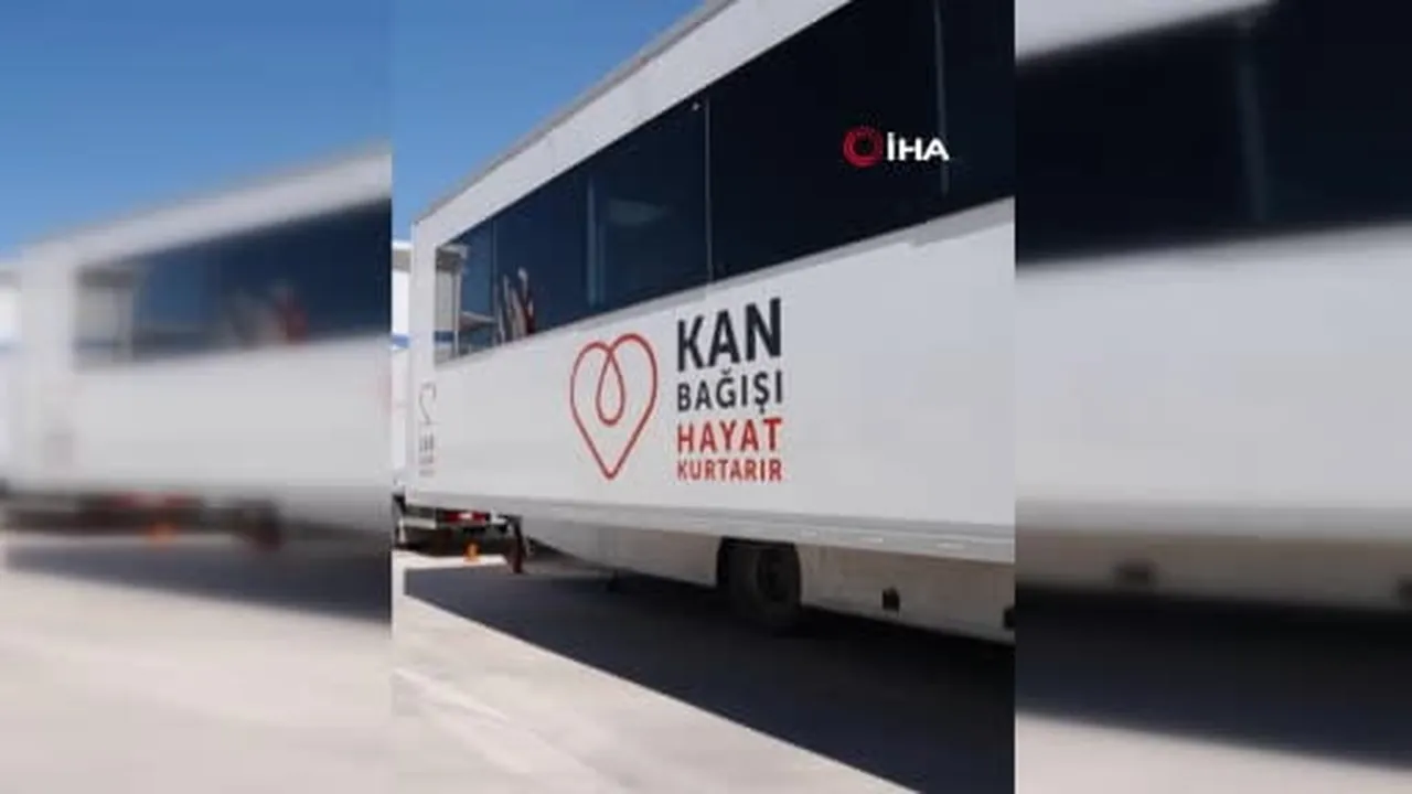 Bakan Çiftçi, Kızılay’a kan bağışında bulundu