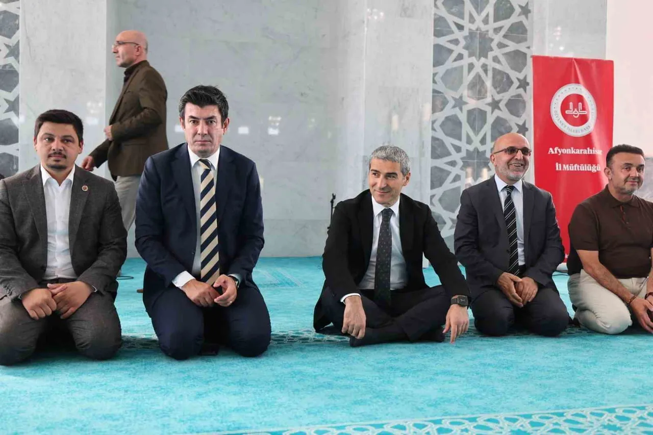 AFYONKARAHİSAR’DA 6 HAFTA BOYUNCA DEVAM EDEN YAZ KUR’AN KURSLARI, ÇOCUKLARIN YOĞUN KATILIMIYLA...