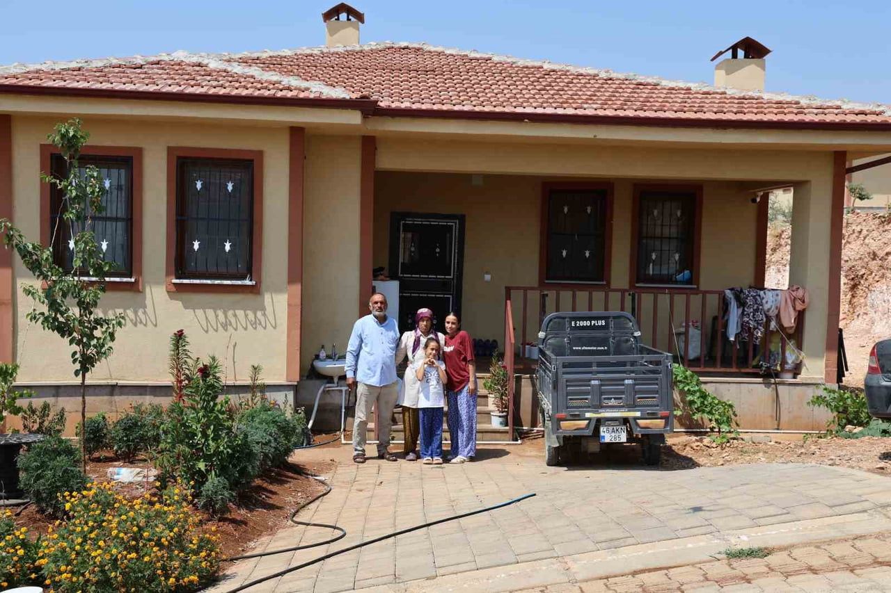 KAHRAMANMARAŞ’TA DEPREMZEDELER DULKADİROĞLU İLÇESİNDE YAPIMI TAMAMLANAN KÖY EVLERİNE...