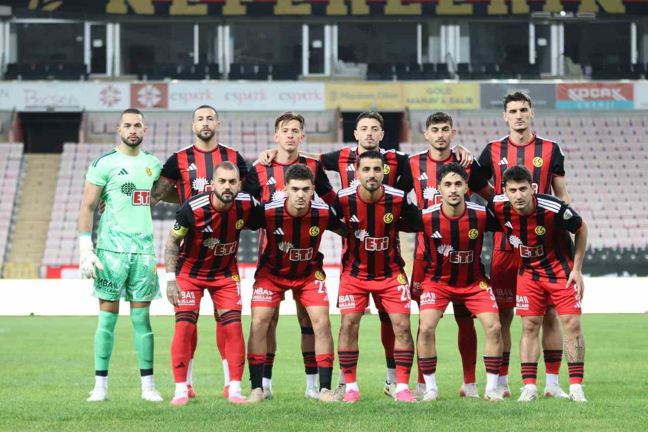 NESİNE 3. LİG 2. GRUP 6. HAFTA MÜCADELESİNDE ESKİŞEHİRSPOR, SAHASINDA KARŞILAŞTIĞI ETİMESGUT SPOR...