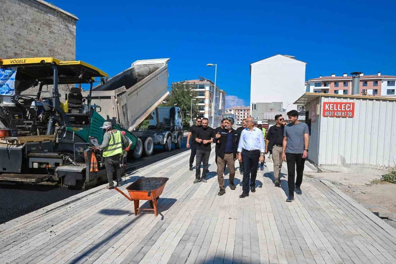 BAŞKAN ER: "BOZTEPE CADDESİ ÖNEMLİ BİR ULAŞIM AKSI OLACAK"