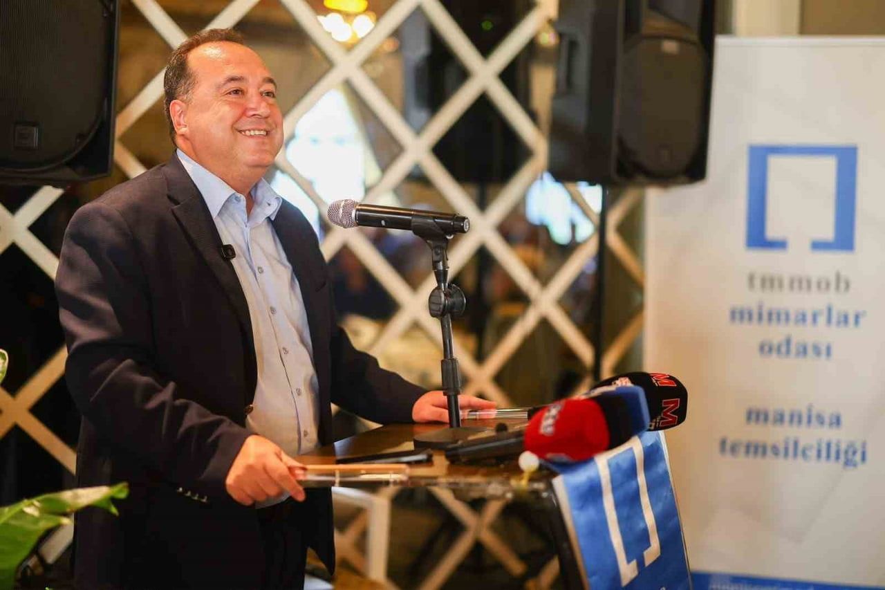 MANİSA BÜYÜKŞEHİR BELEDİYE BAŞKANI BESİM DUTLULU, DÜNYA MİMARLIK GÜNÜ KAPSAMINDA DÜZENLENEN...