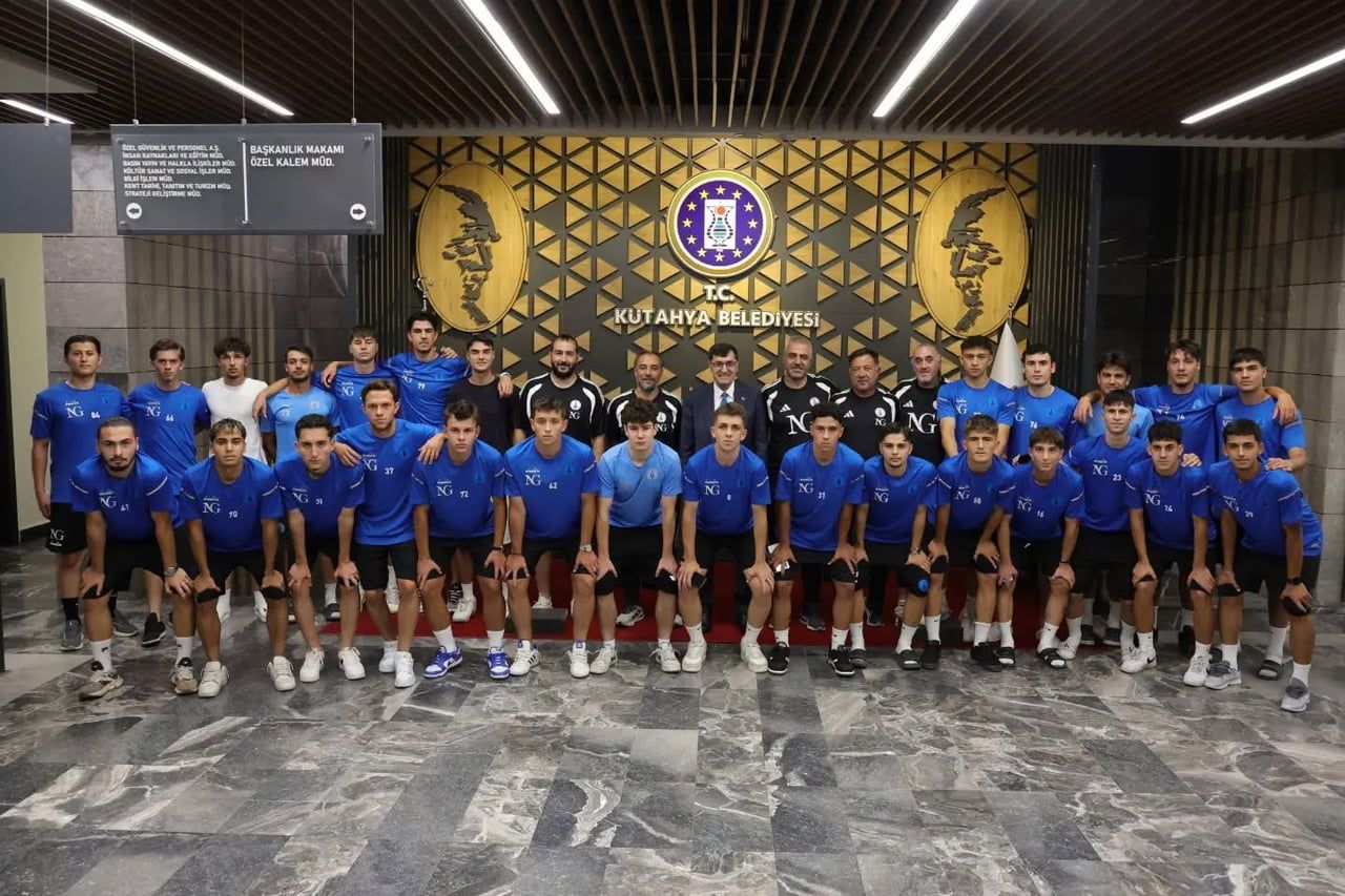 KÜTAHYASPOR ALTYAPI SPORCULARINA BAŞKAN KAHVECİ’DEN DESTEK