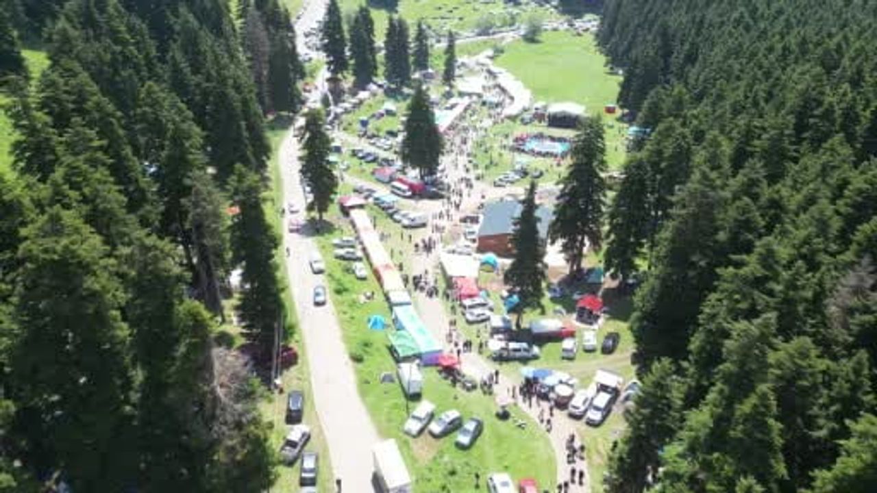2 bin rakımlı festivalde horon coşkusu
