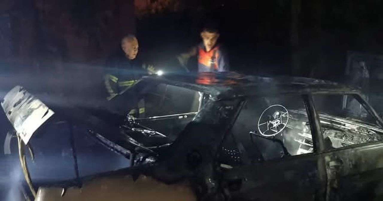 DÖRTYOL’DA ÇIKAN ARAÇ YANGINI, EKİPLERİN MÜDAHALESİYLE CAN KAYBI VE YARALANMA YAŞANMADAN KONTROL...