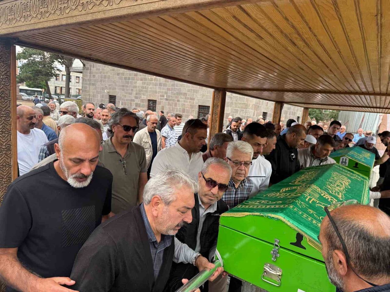 ALANYA’DA TEDAVİ GÖRDÜĞÜ HASTANEDE 59 YAŞINDA HAYATINI KAYBEDEN GAZETECİ FUAT KANTARCI, MEMLEKETİ...