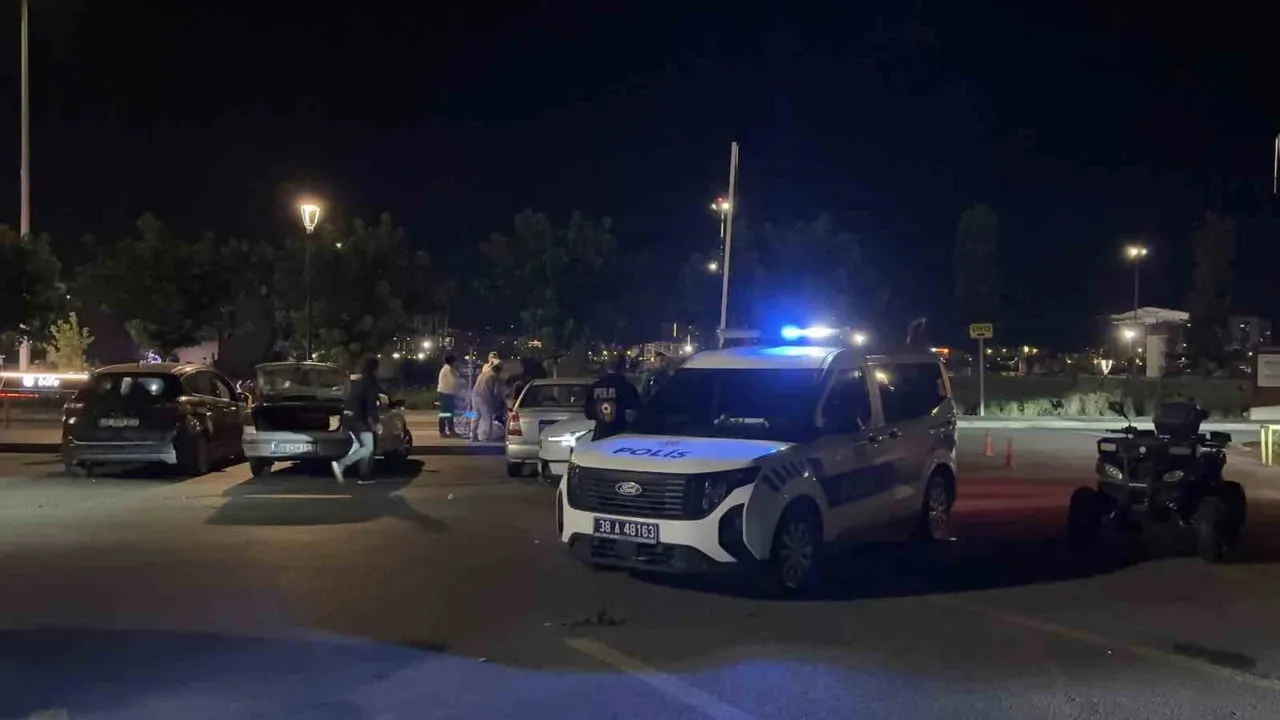 KAYSERİ’NİN MELİKGAZİ İLÇESİNDE ÇIKAN BIÇAKLI KAVGADA 1 KİŞİ BACAĞINDAN BIÇAKLANARAK, YARALANDI....