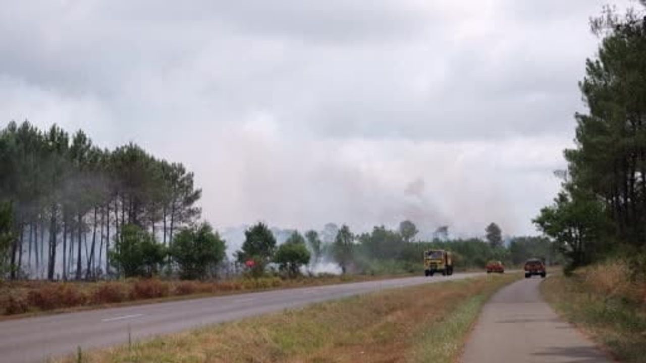 Fransa'nın Gironde ilinde devam eden yangınlarda 240 ev kullanılamaz hale geldi. Yangınlar...