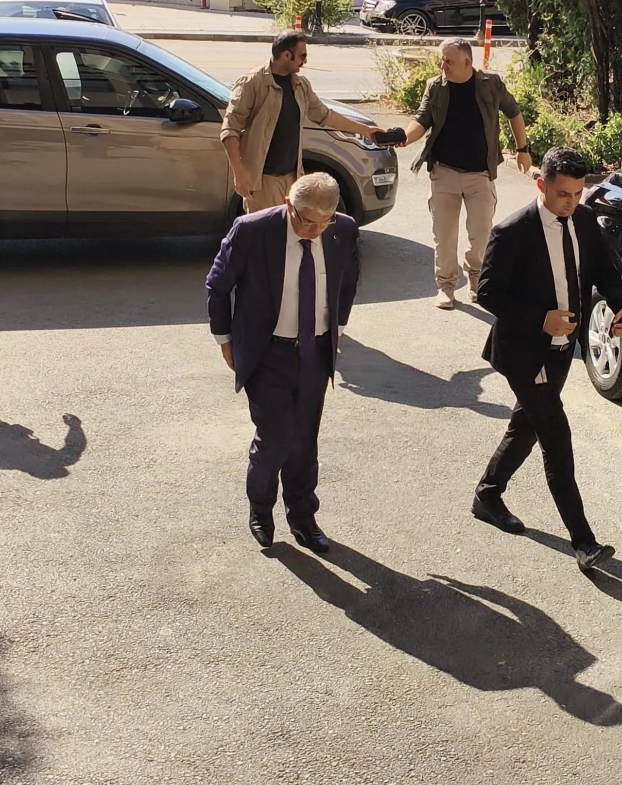ESKİ İÇİŞLERİ BAKANI İDRİS NAİM ŞAHİN, İFADE VERMEK ÜZERE ANKARA ADLİYESİ'NE GELDİ.