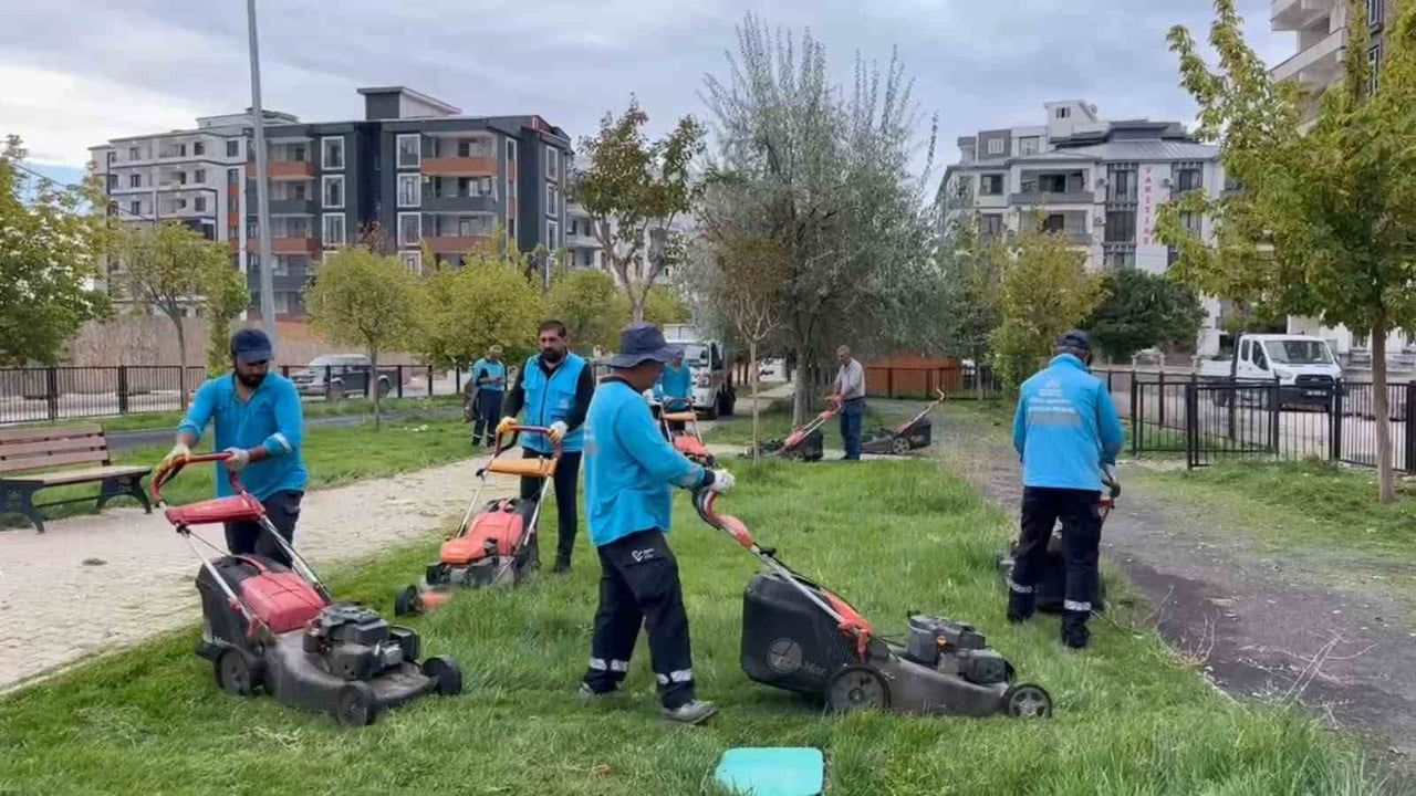 ADIYAMAN BELEDİYESİ, KENT GENELİNDEKİ PARK VE YEŞİL ALANLARDA BAKIM, TEMİZLİK VE DÜZENLEME...