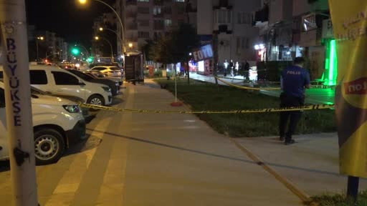 21 yaşındaki genç bıçaklı kavgada ağır yaralandı