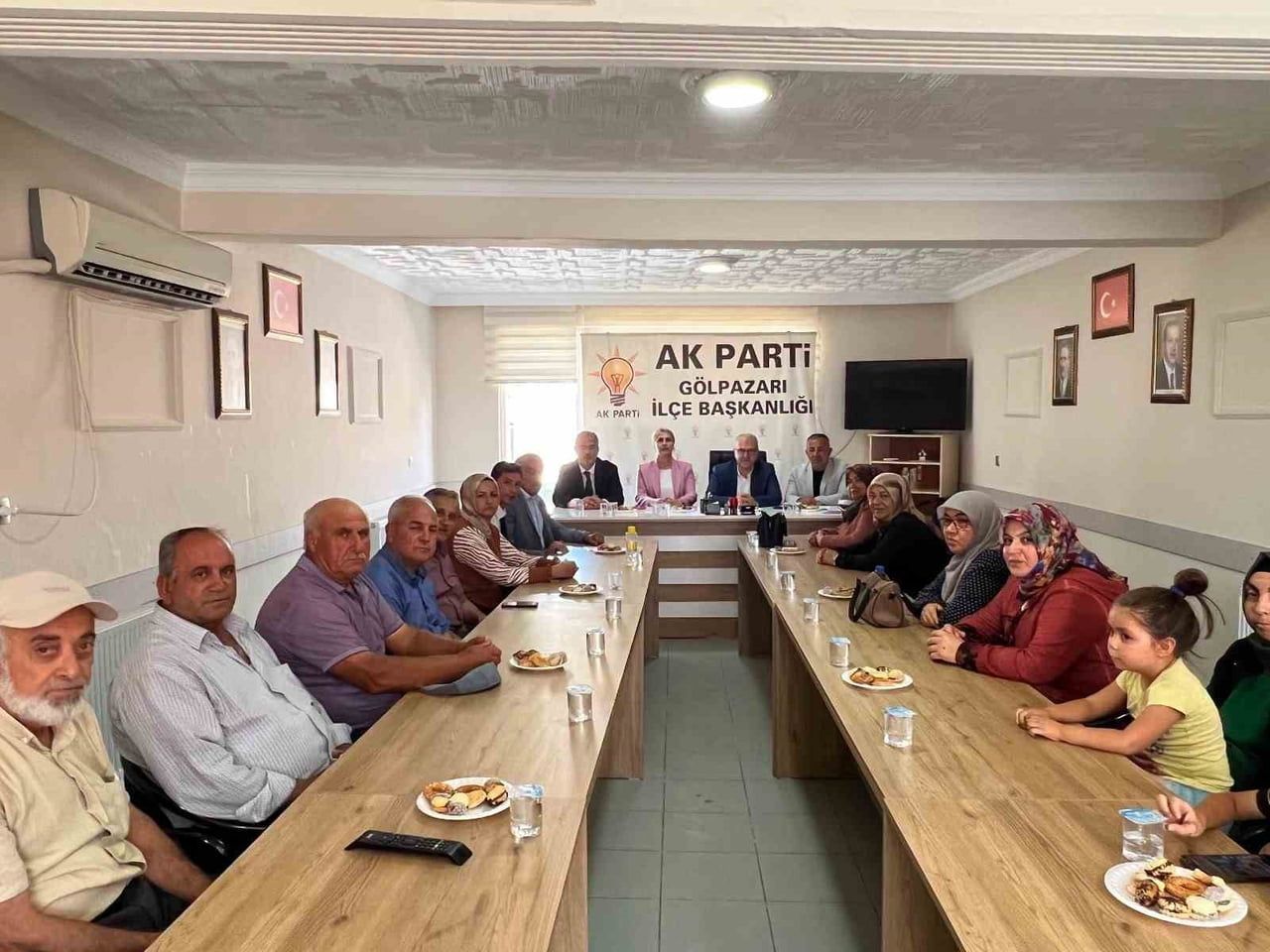 AK PARTİ GÖLPAZARI’NDA DANIŞMA TOPLANTISI GERÇEKLEŞTİRİLDİ