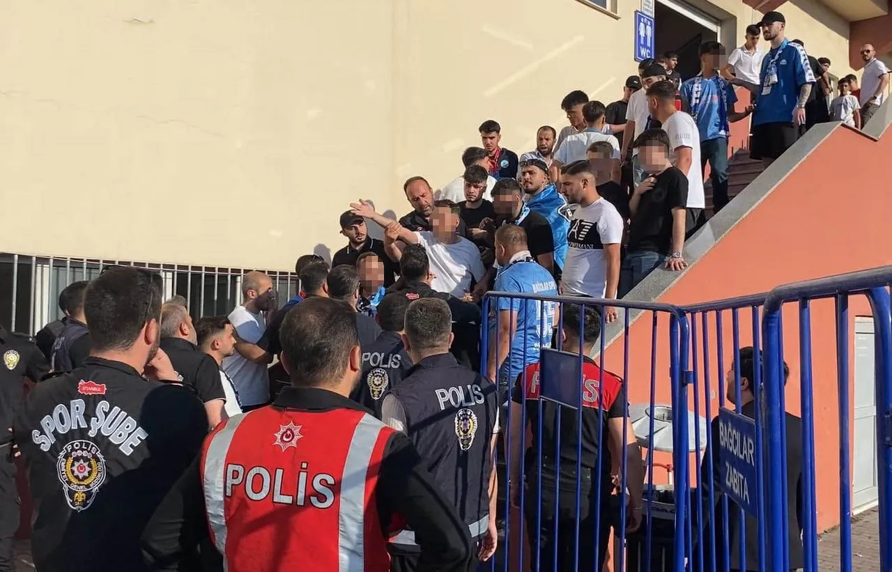BAĞCILAR’DA 2. AMATÖR LİG PLAY OFF MAÇINDA BAĞCILAR SPOR İLE İSTANBUL ÇORUM SPOR ARASINDA OYNANAN...