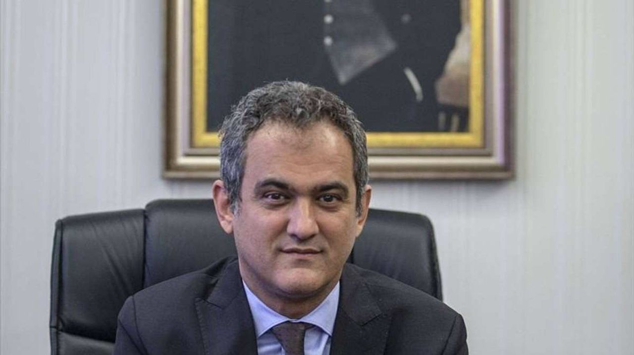 Bakan Özer