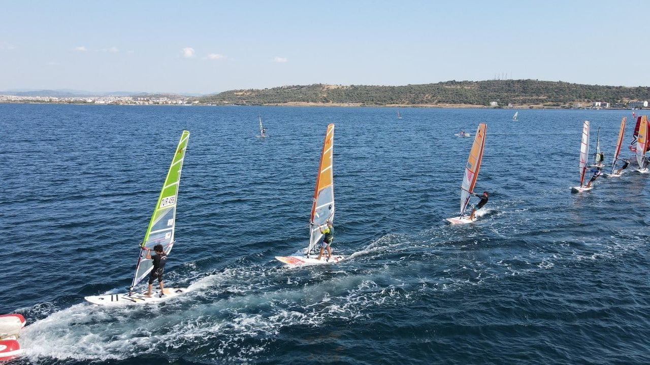 BALIKESİR’İN AYVALIK BELEDİYESİ, YAZ TATİLİNE GİREN ÇOCUKLAR İÇİN KARNE HEDİYESİ NİTELİĞİNDE...