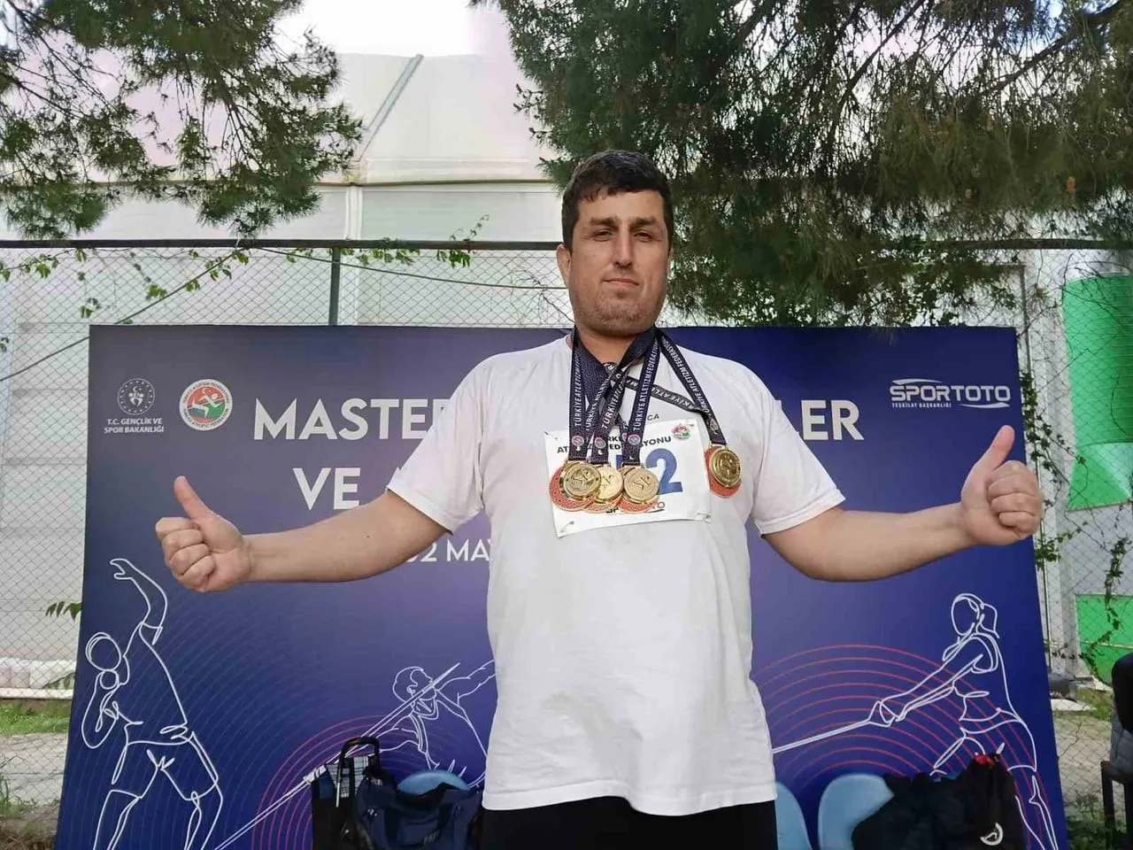 BALIKESİRLİ VETARAN ÖĞRETMEN SPORCU 4 DALDA ŞAMPİYON OLDU