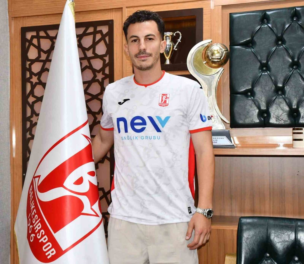BALIKESİRSPOR'DA TRANSFER ÇALIŞMALARI DAHİLİNDE ERDOĞAN KAYA İLE SÖZLEŞME İMZALADI
