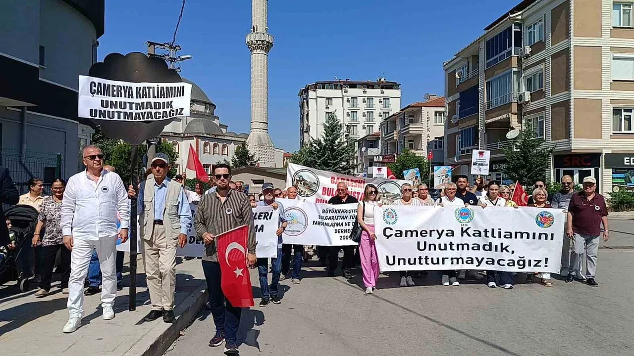 BALKAN TÜRKLERİ FEDERASYONU ÜYELERİ, ÇAMERYALI MÜSLÜMAN ARNAVUTLARA YÖNELİK KATLİAMIN 82. YILI...