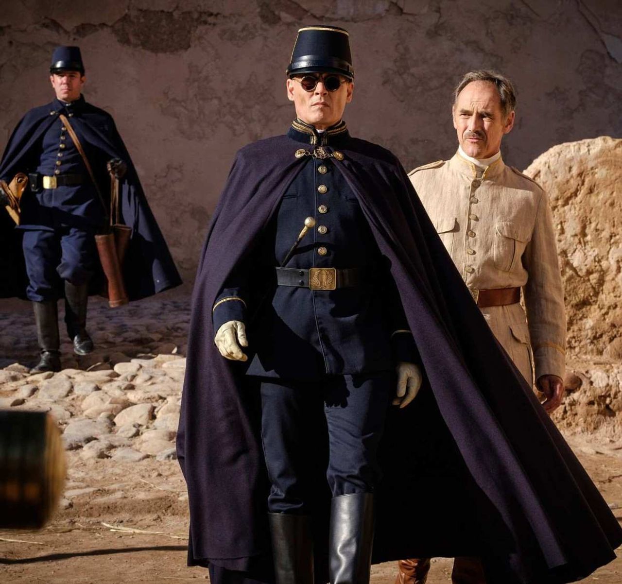 Barbarları Beklerken film yönetmeni
