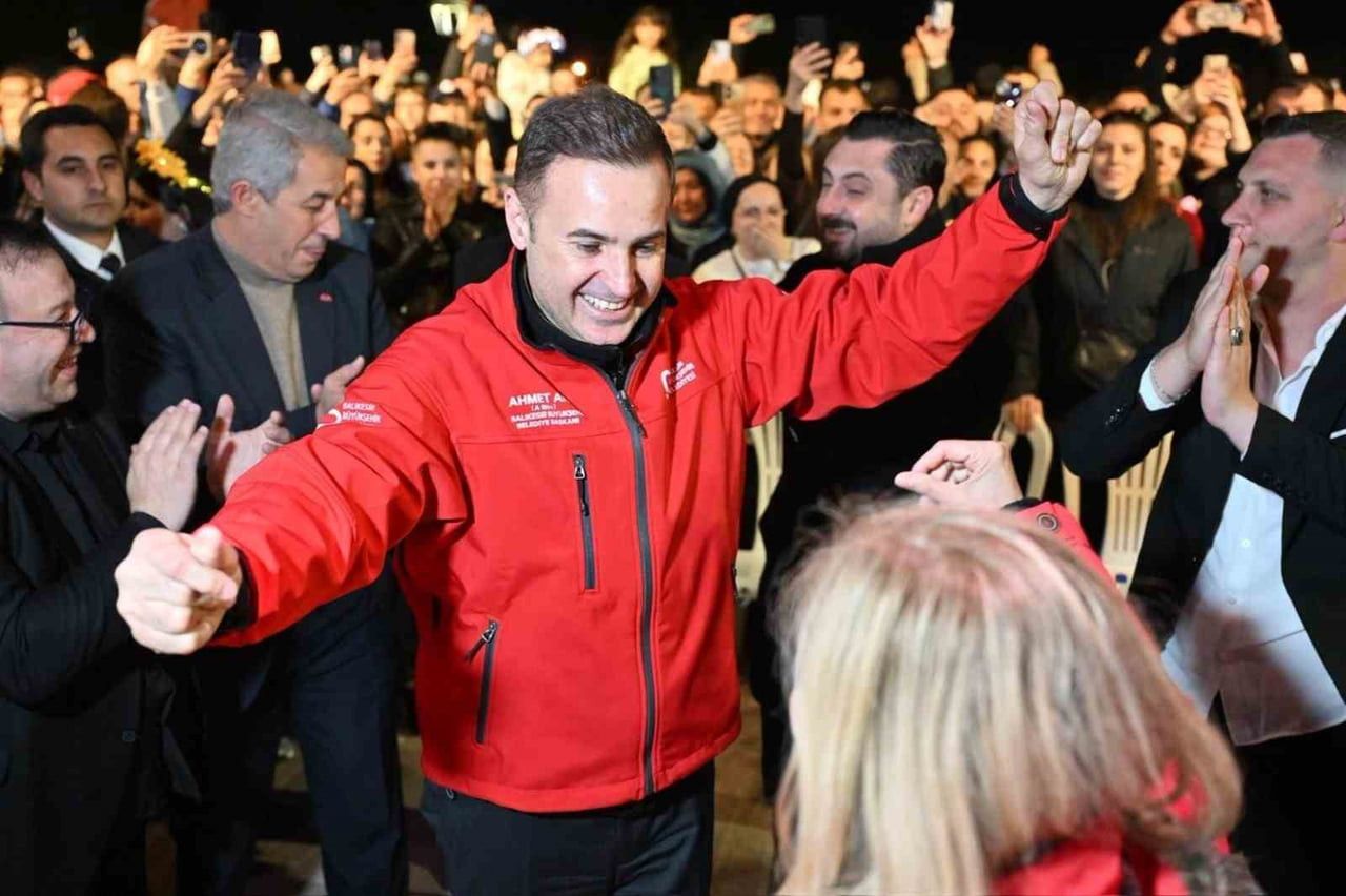 BAŞKAN AKIN, HIDIRELLEZ’İ HEMŞEHRİLERİYLE BİRLİKTE COŞKUYLA KUTLADI