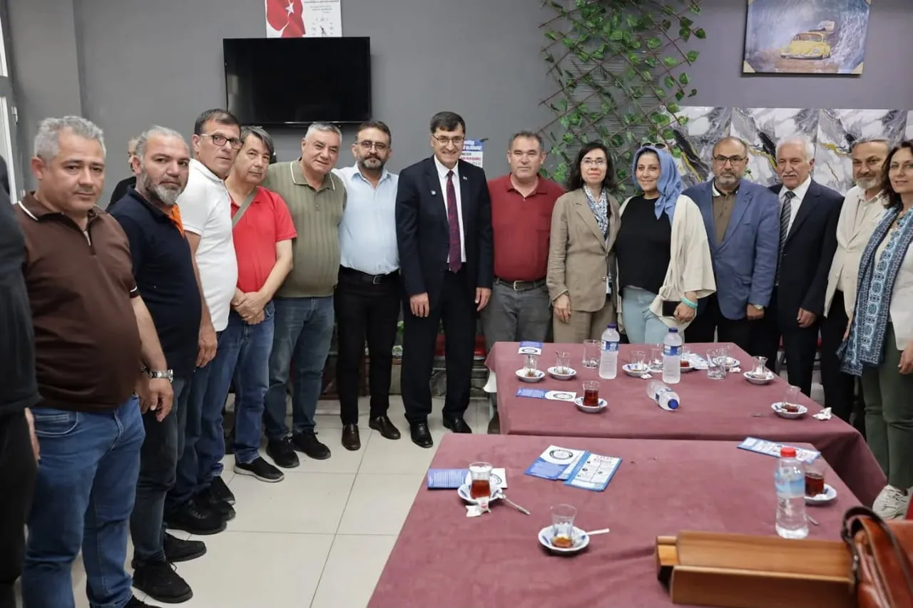 BAŞKAN KAHVECİ, UŞAK’TAKİ KÜTAHYALILARLA BİR ARAYA GELDİ