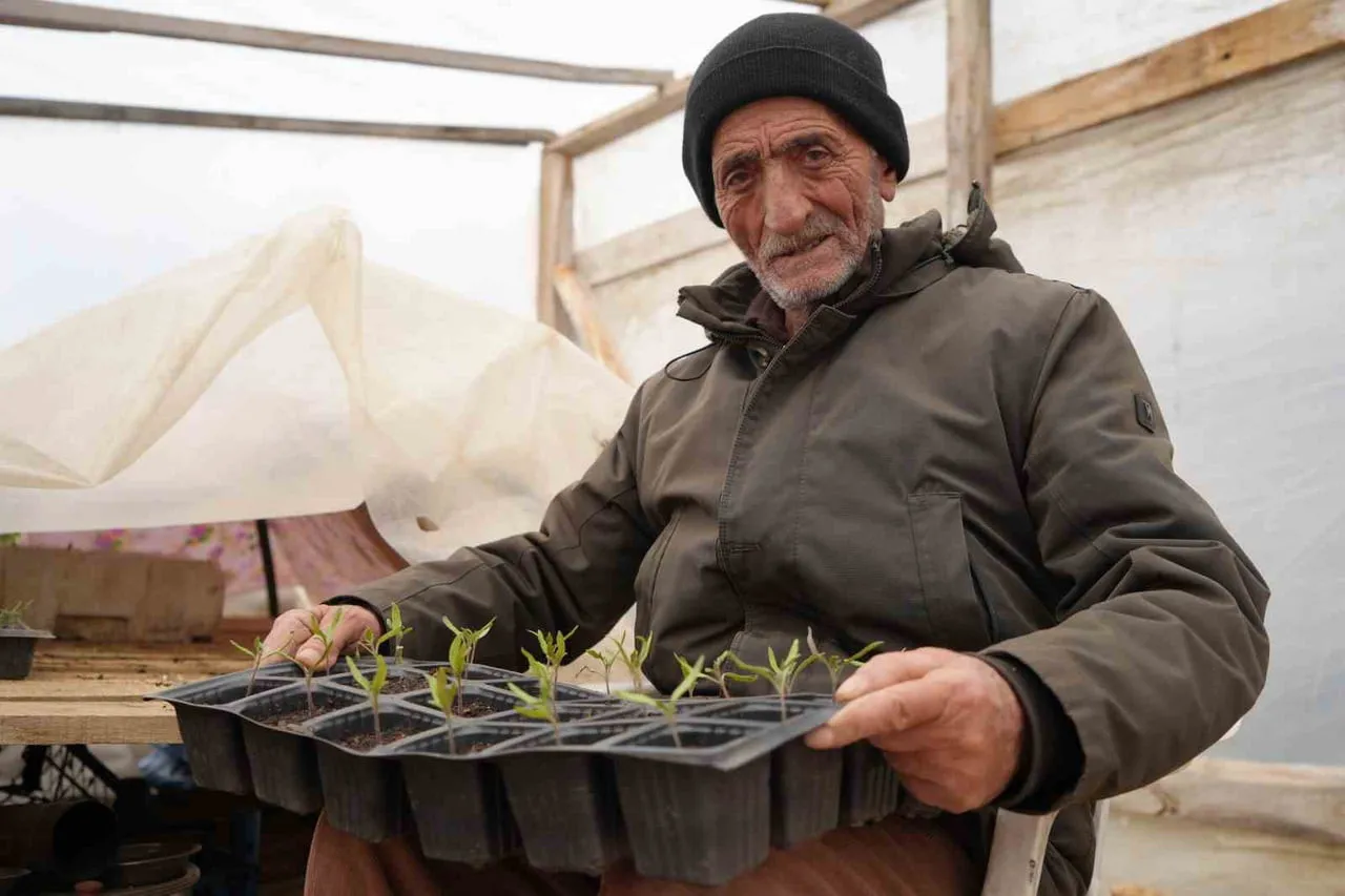 BAYBURTLU ÇİFTÇİ 'MEMLEKET MESELESİ' GÖRDÜĞÜ ATA TOHUMLARINI GELECEK NESİLLER İÇİN...
