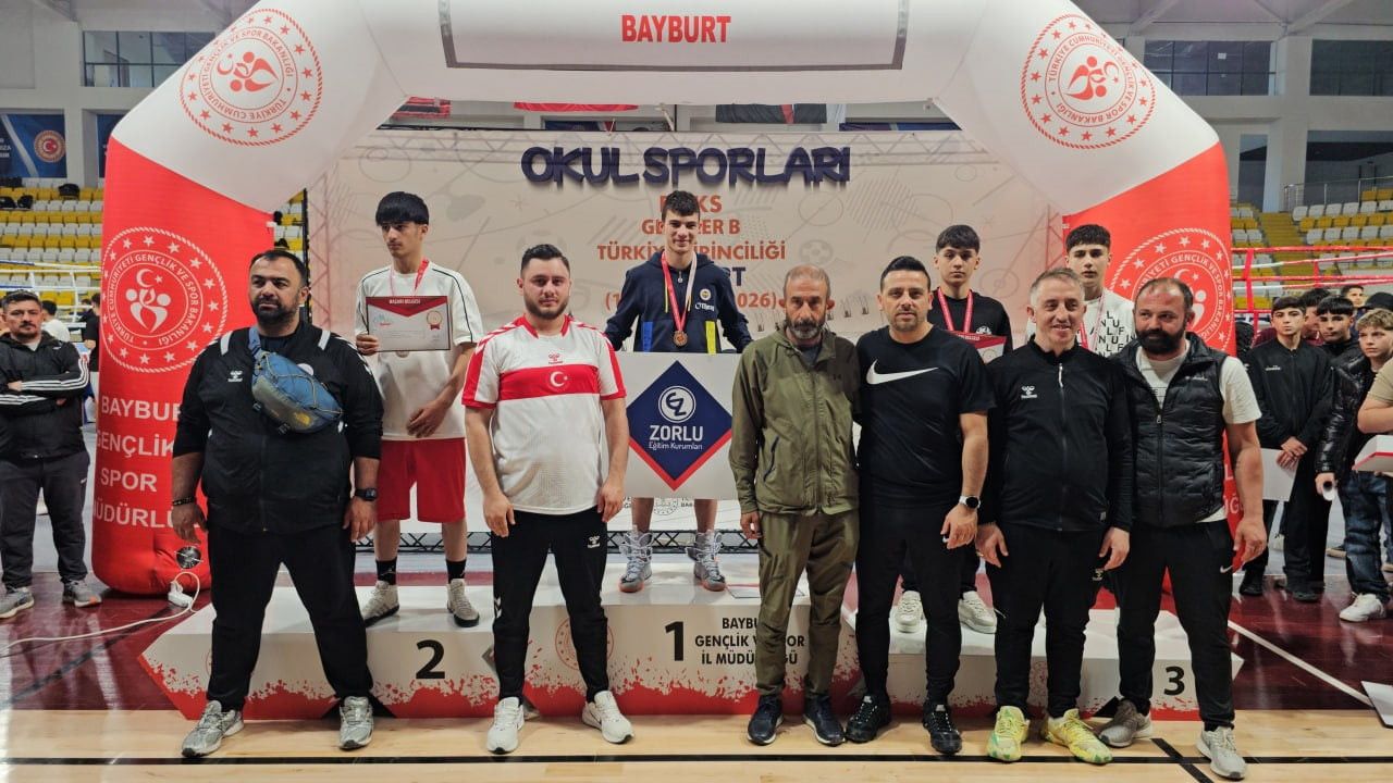 BAYBURT’TA DÜZENLENEN OKUL SPORLARI GENÇLER-B ERKEKLER VE KADINLAR TÜRKİYE FERDİ BOKS...