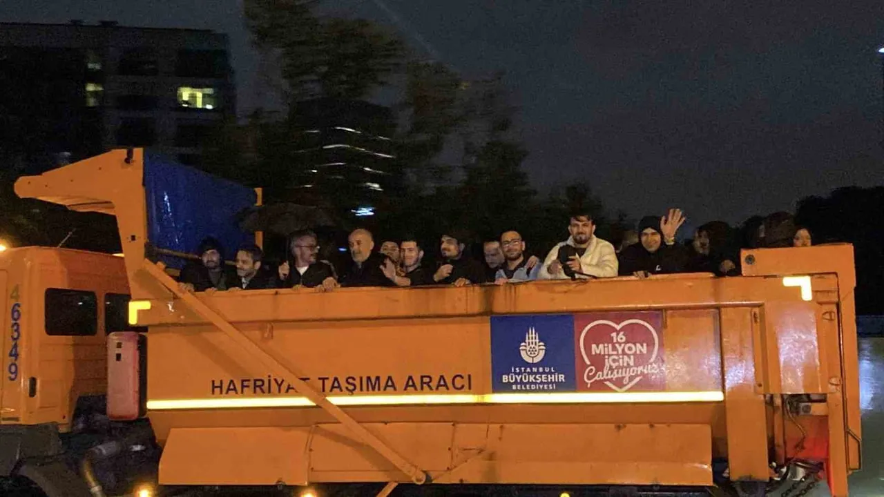 SARIYER AYAZAĞA’DA ETKİLİ OLAN ŞİDDETLİ SAĞANAK YAĞIŞ NEDENİYLE ŞİRKETLERİNDE MAHSUR KALAN 200’ÜN...