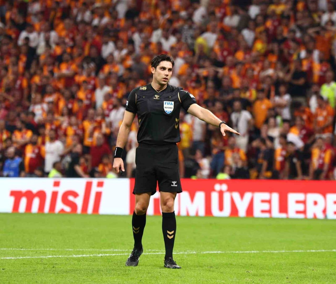 FIFA KOKARTLI HAKEM MEHMET TÜRKMEN, UEFA KONFERANS LİGİ'NDE OYNANACAK ST. TRUİDENSE-FC IBERİA 1999...