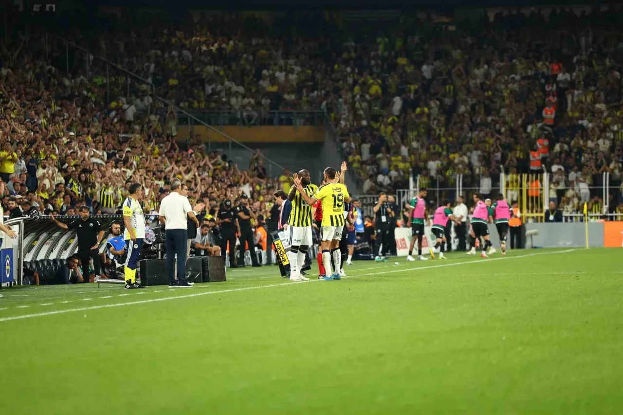 FENERBAHÇE'NİN BELÇİKALI YILDIZI ROMELU LUKAKU, LİGDE İLK KEZ KONYASPOR KARŞISINDA FORMA...