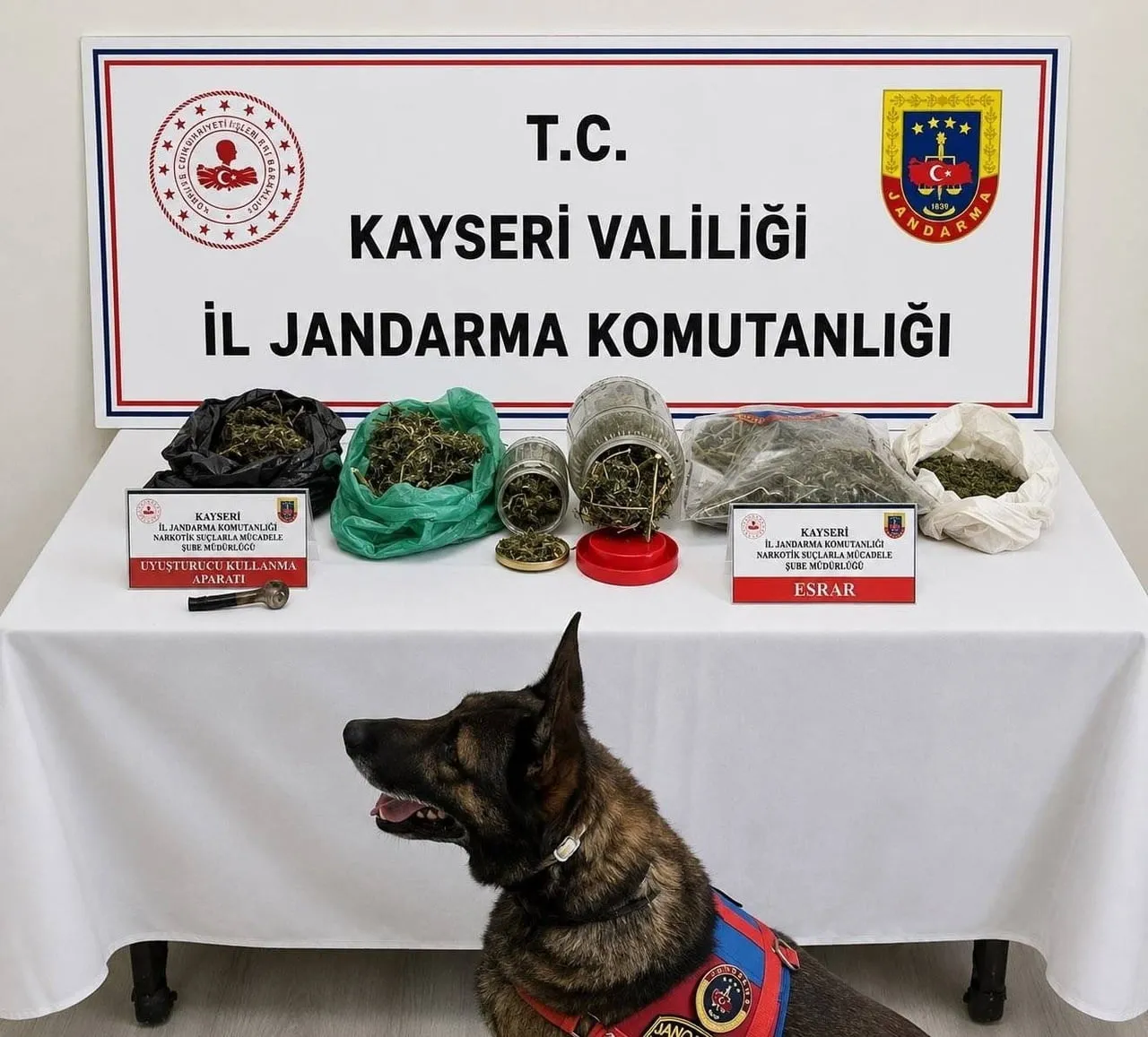 KAYSERİ’DE JANDARMA EKİPLERİ TARAFINDAN YAPILAN ÇALIŞMALARDA, BİR ŞAHSIN EVİNDE YAPILAN ARAMALARDA...