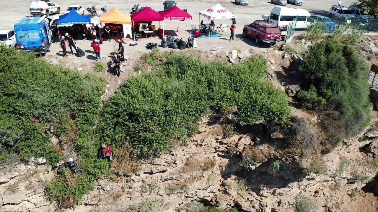 ANTALYA MAVİ AKDENİZ İNİSİYATİFİ ÇALIŞMALARI KAPSAMINDA RESMİ VE SİVİL ARAMA KURTARMA EKİPLERİ...