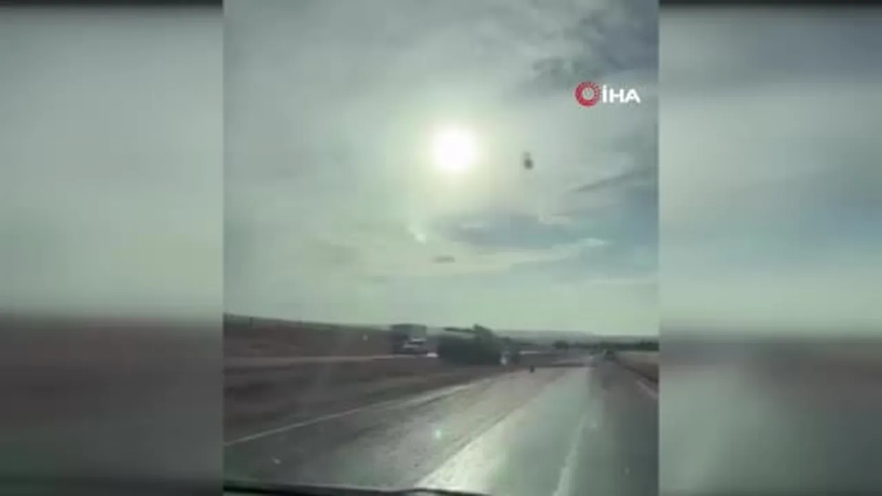 Siirt'te tır yoldan çıktı