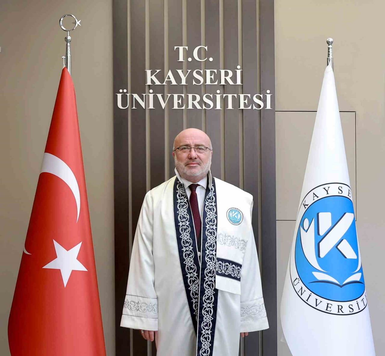KAYSERİ ÜNİVERSİTESİ (KAYÜ) REKTÖRÜ PROF. DR. KURTULUŞ KARAMUSTAFA, ÜNİVERSİTE TERCİHİ YAPACAK...