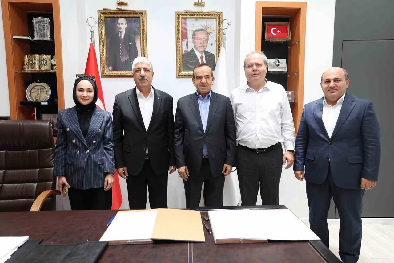 DİLOVASI'NIN EKONOMİK VE TİCARİ GELECEĞİNE YÖN VERECEK ÖNEMLİ PROJELERDEN BİRİ OLAN KÜÇÜK SANAYİ...