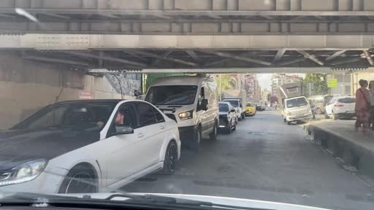 Konser öncesi kilometrelerce insan ve araç kuyruğu oluştu