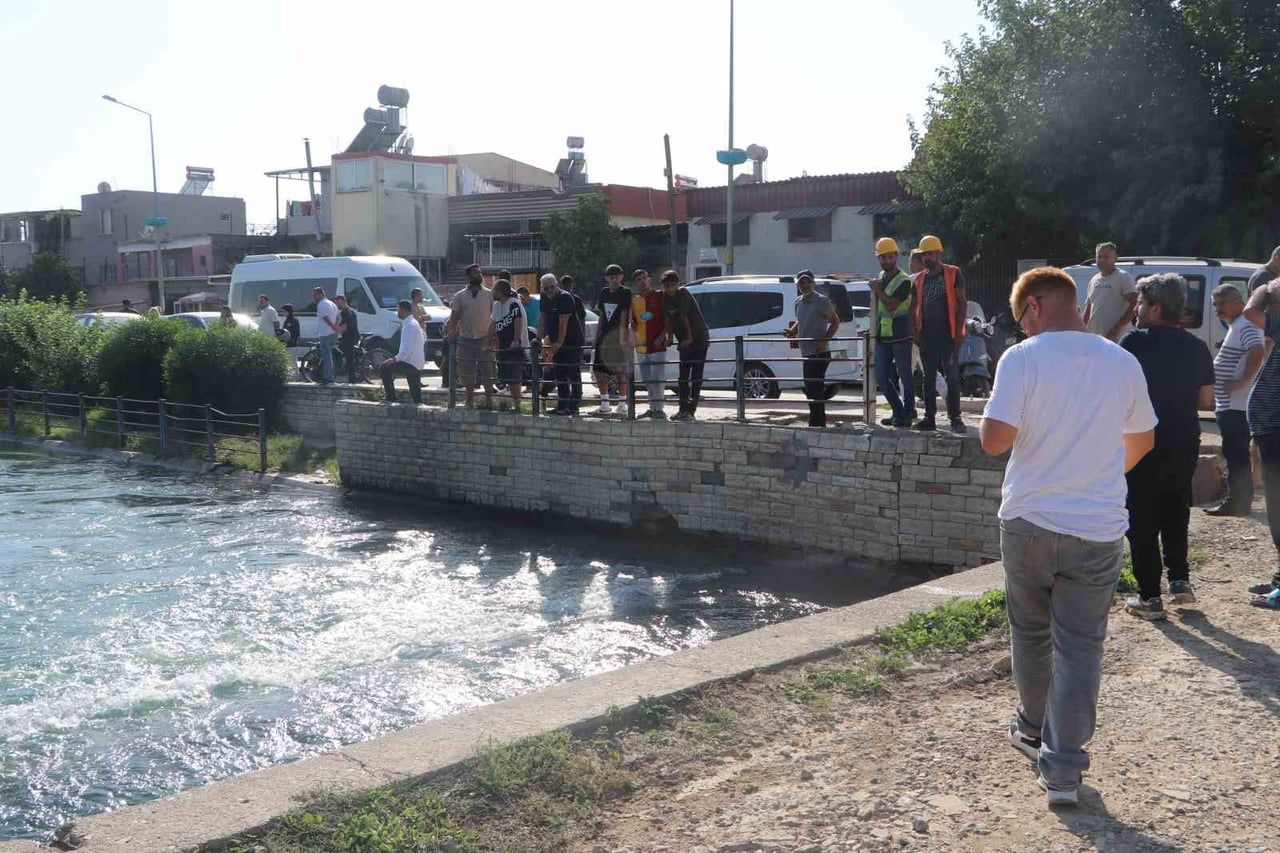 ADANA’DA SERİNLEMEK İÇİN SULAMA KANALINA GİREN BİR KİŞİ SUDA KAYBOLDU. SUALTI POLİSİNİN KAYBOLAN...