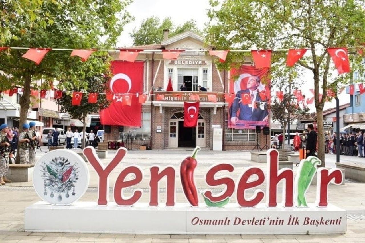 YENİŞEHİR’DE İLÇENİN DÜŞMAN İŞGALİNDEN KURTULUŞUNUN 104’NCÜ YIL DÖNÜMÜ, ÇEŞİTLİ ETKİNLİKLERLE...
