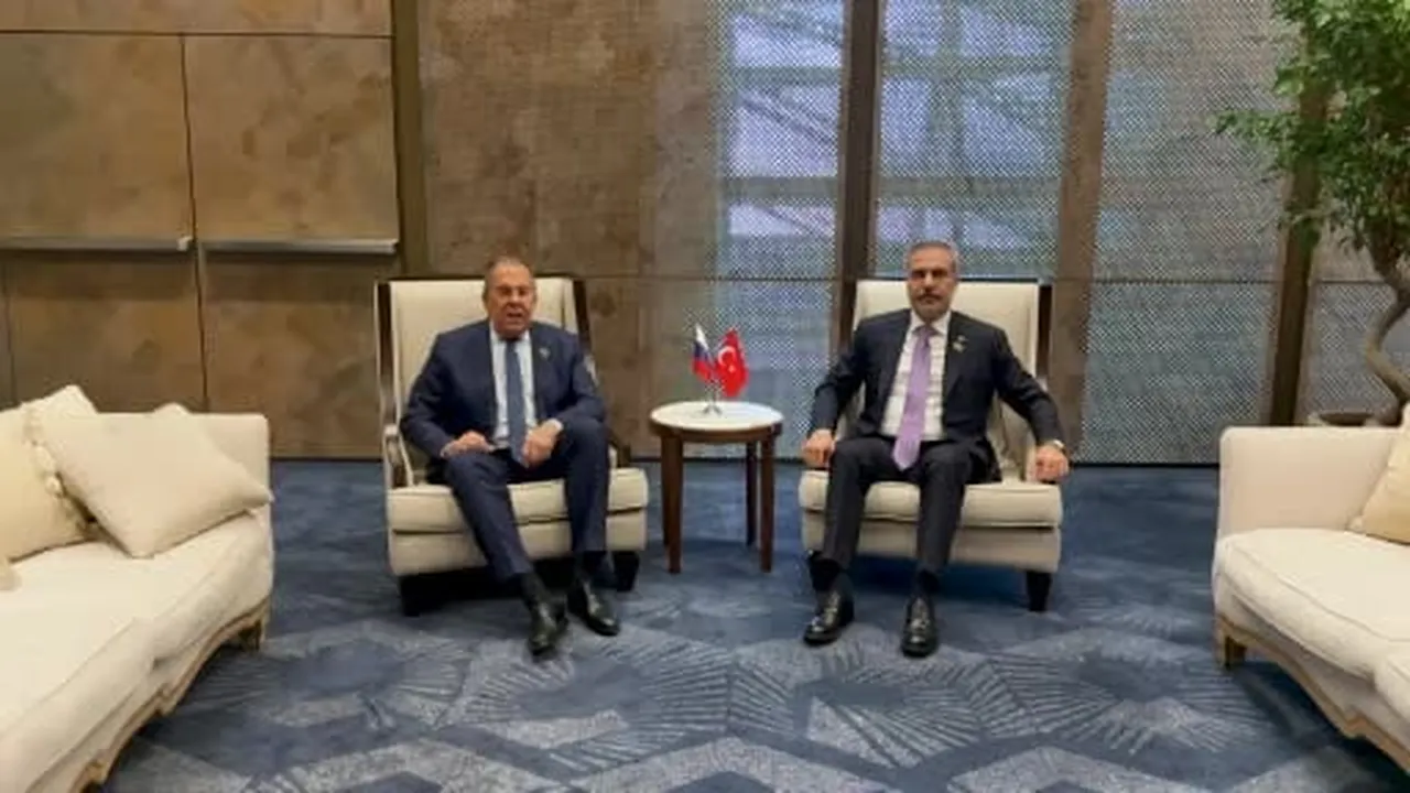 Dışişleri Bakanı Hakan Fidan, resmi ziyaret kapsamında geldiği Azerbaycan’da Rusya Dışişleri...
