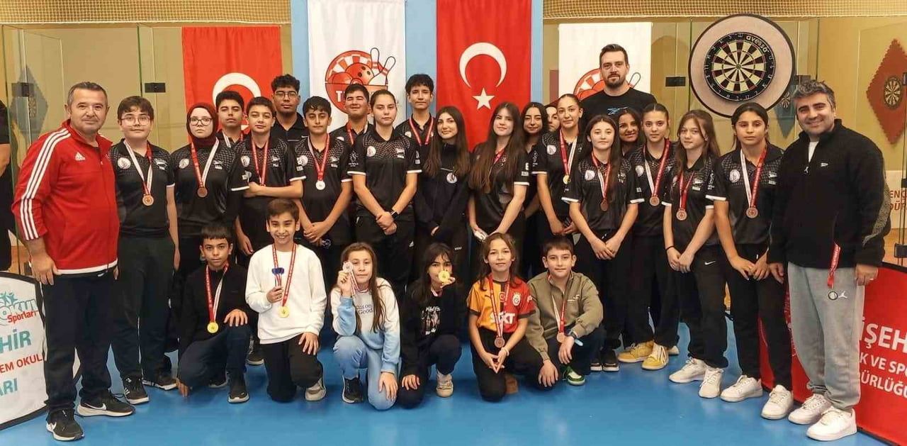 ESKİŞEHİR'DE DÜZENLENEN DART MİNİKLER, YILDIZLAR, GENÇLER, BÜYÜKLER VE VETERANLAR İL BİRİNCİLİĞİ...