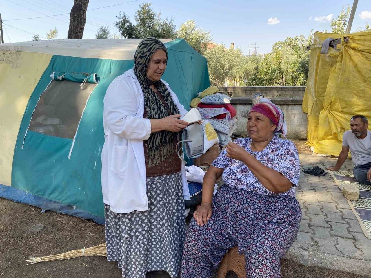 MANİSA'NIN ALAŞEHİR İLÇESİNDE KANSER TARAMALARINA ULAŞMAKTA GÜÇLÜK ÇEKEN VATANDAŞLAR İÇİN MOBİL...